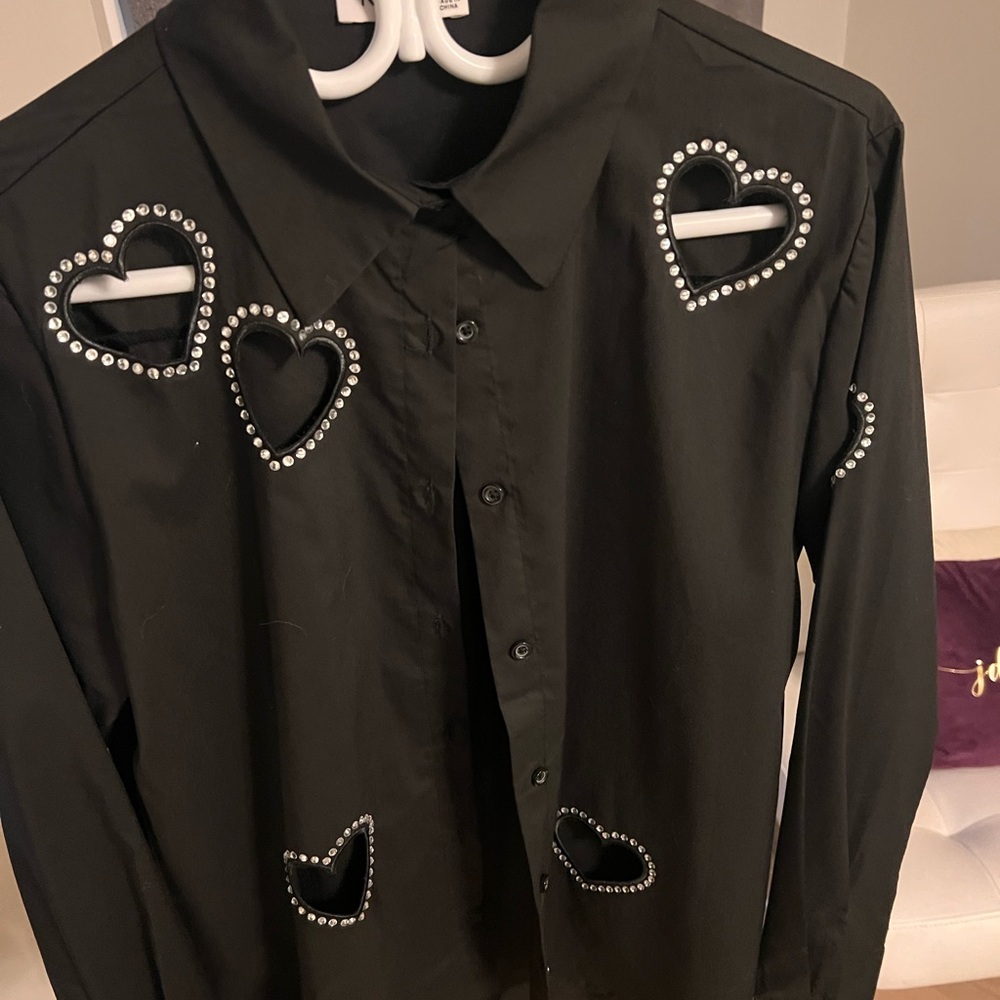 KIWI Black Button-Down Blouse – Silver Heart Cutouts – Size Medium
